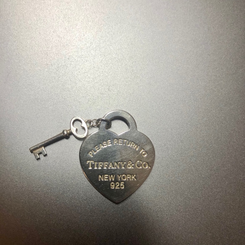 Return to Tiffany’s heart tag